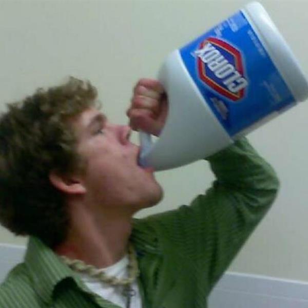 kid-drink-bleach